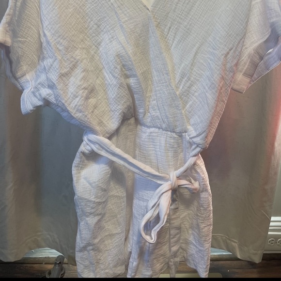 White Peach Love romper brand new - Picture 3 of 3